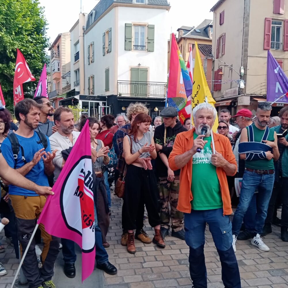 Info en plus …  » 800 manifestants contre l&rsquo;extrême droite »