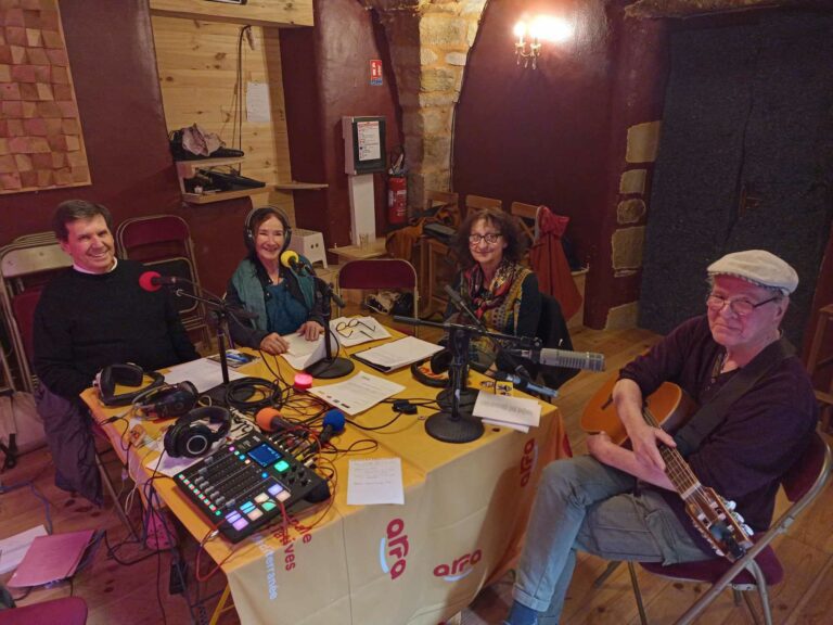 « Entre nous » Lectures avec Trait d&rsquo;Union à Lodève en résidence radio.