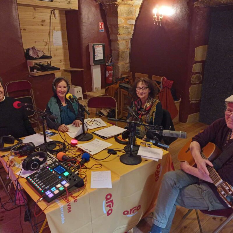 « Entre nous » Lectures avec Trait d&rsquo;Union à Lodève en résidence radio.