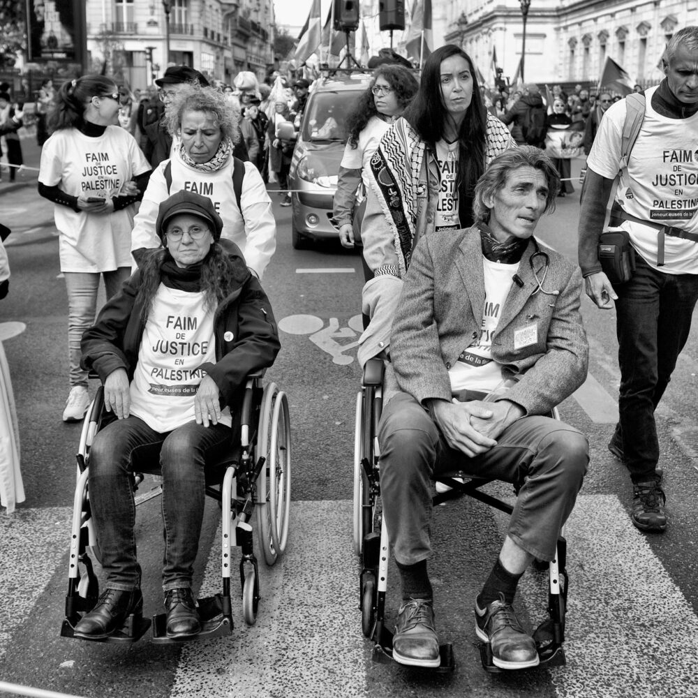 « FAIM DE JUSTICE POUR LA PALESTINE  » – 21 ième jour de grève de la faim; train STRASBOURG-PARIS. Les grévistes expliquent leur action