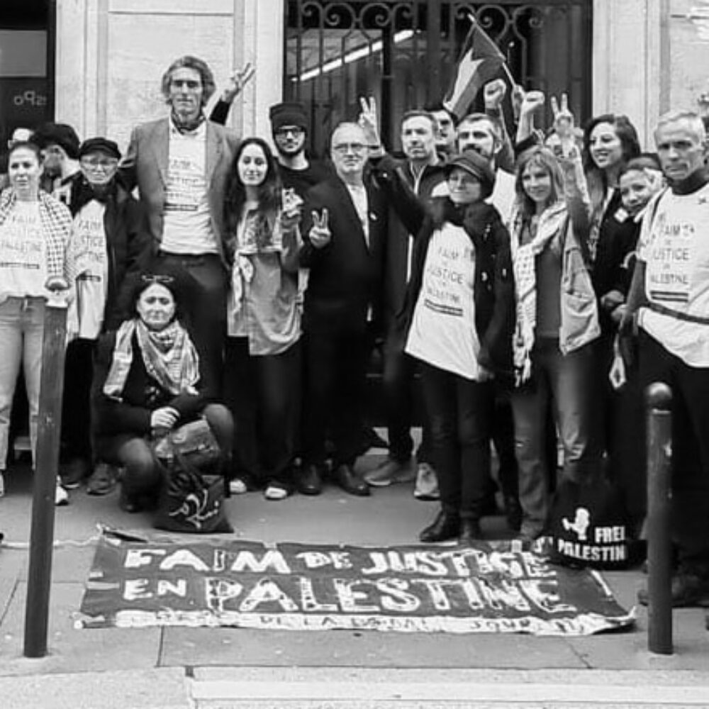 « FAIM DE JUSTICE POUR LA PALESTINE  » – Une heure d’échanges et de témoignages qui lancent un appel à l’Humanité du Monde au cœur même du foyer de la démocratie européenne…. Il s’agit là d’un document pour l’Histoire…