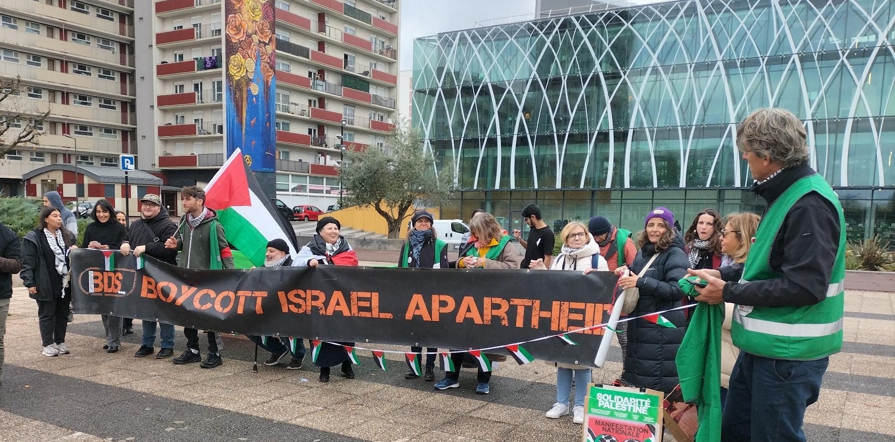 Marche pour l’Egalité, la Liberté, la Justice pour le peuple Palestinien et pour tous les peuples #Jours 10,11,12 – De Vaulx En Velin à Créteil, concert de voix plurielles !